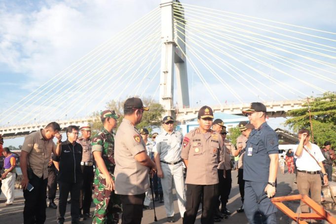 Kapolda Turun Langsung Mengecek Situasi Arus Mudik di Pelabuhan Manado
