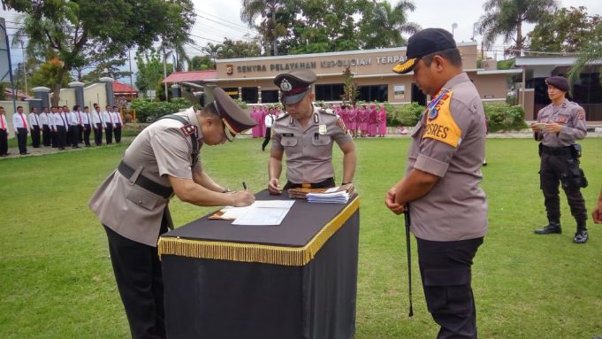 Kapolres Kotamobagu Pimpin Sertijab Wakapolres,Kasat Intelkam,Kasat Sabhara dan 7 Kapolsek Jajaran