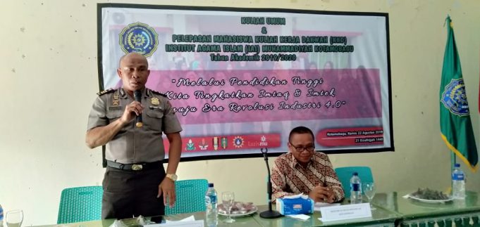 Kasubbag Humas & Da’i Kamtibmas lepas Mahasiswa (IAI) Muhammadiyah Kotamobagu