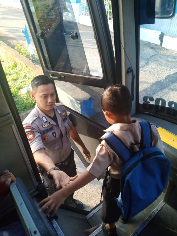 Sat Samapta giatkan Polisi Antar Jemput Anak Sekolah (PAJAS)