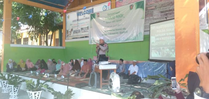 Peringati Maulid Nabi Da’i Kamtibmas ceramah dan Binluh cegah kenakalan remaja.