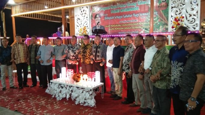 Ibadah Natal Pohon terang Polres Kotamobagu, Kapolres : Ini mungkin perayaan Natal terakhir saya di Kotamobagu.