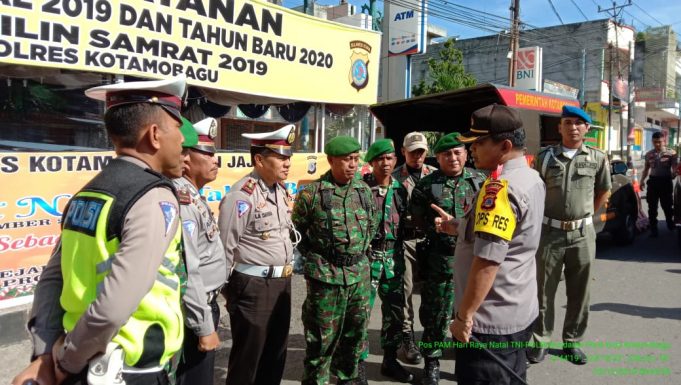 Kapolres Kotamobagu check langsung Pos pelayanan & Personil pengamanan Gereja.