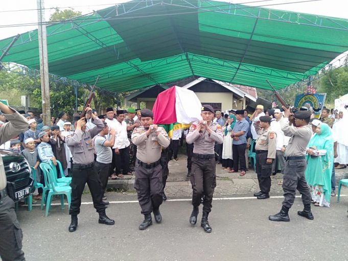 Polres Kotamobagu beserta jajaran turut berduka cita atas meninggalnya IPTU (Purn) Hariyanto Mamonto, SH