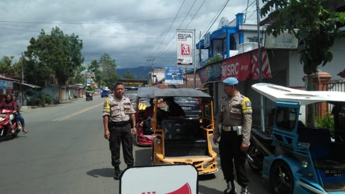 Hari Libur, tidak mengurangi dedikasi personil Polsek Kotamobagu bertugas menjaga Sitkamtibmas