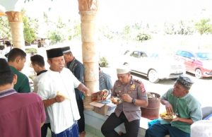 Pererat Silaturahmi, Kapolsek Kotamobagu Sholat Jum’at bersama Masyarakat Motoboi Kecil