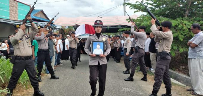 Polsek Kotamobagu turut berduka cita atas meninggalnya Iptu Ismail Junius Pondopotan Pagaribuan