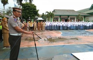 Pimpin apel di MAN 1 Kotamobagu, Kasat Lantas ajak para Siswa selalu patuh pada peraturan lalu lintas.