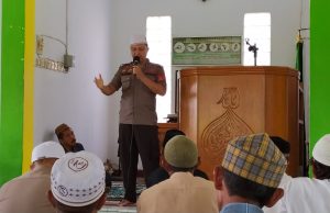 Jumat keliling di Masjid Annamira Kel. Kotobangon, Wakapolres Kotamobagu sampaikan himbauan Kamtibmas