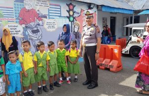 Sat Lantas kenalkan rambu lalu lintas kepada Anak-anak TK SKB Kotamobagu