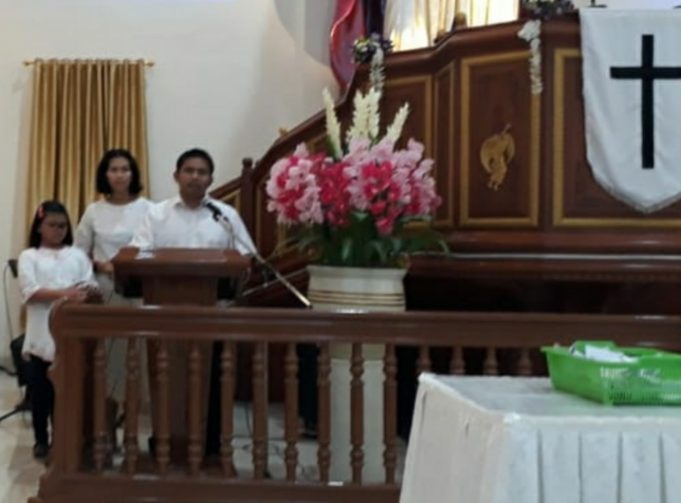 Hadiri Ibadah di Gereja GMIBM Pusat Kotamobagu, Kapolres : “Saya himbau Masyarakat tidak terprovokasi kasus Minut”.