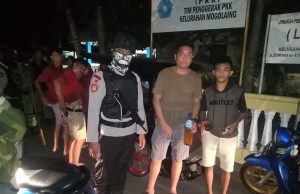 Ditengah larangan pemerintah tidak beraktifitas malam hari Sekelompok Pemuda diamankan Anoa karena Miras & berkelahi.