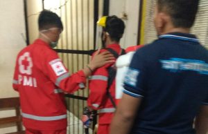 Lawan Covid-19 bersama, Polres Kotamobagu beri apresiasi PMI laksanakan penyemprotan disinfektan di Mapolres.