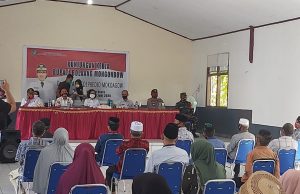 Kapolsek Lolayan bersama unsur Tripika sambut kunjungan Bupati Bolmong di Kecamatan Lolayan.
