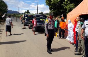 Cegah Covid-19, Polsek Passi bersama TNI dan Pemkab Bolmong awasi pintu masuk Mobuya & Insil