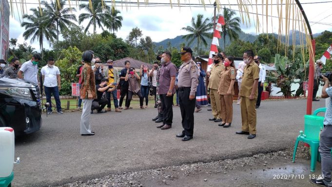 Kapolsubsektor Passi Timur hadiri Bansos Pemkab Bolmong.