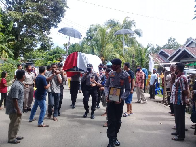 Aiptu Purnawirawan Syarifudin berpulang, Polres Kotamobagu makamkan secara kedinasan Polri