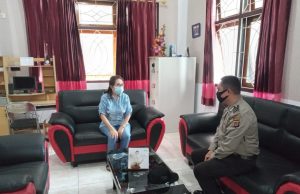 Sat Binmas Polres Kotamobagu laksanakan sambang di kediaman Ketua Sinode GMIBM