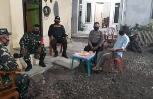 Polsek bersama Koramil Lolayan laksanakan Patroli dan himbau masyarakat lakukan 3M