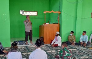 Manfaatkan momen Maulid Nabi saat jumatan, Kapolsek Passi himbau Prokes 4M & Pilkada damai.