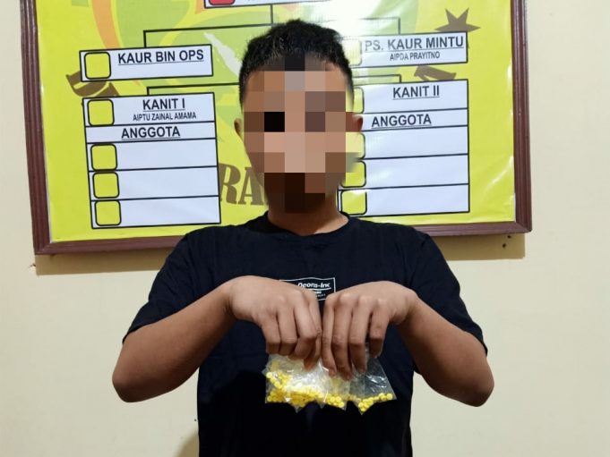 Pelaku kepemilikan obat tanpa ijin jenis Trihexyphenedyl berhasil diamankan Personel Sat Res Narkoba Polres Kotamobagu