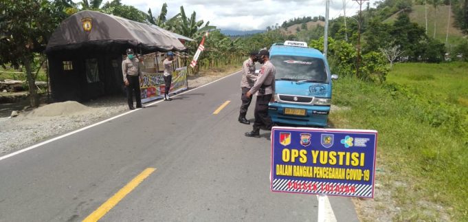 Cegah Covid-19, Polres Kotamobagu periksa Prokes di pintu masuk Kotamobagu dan pantau lokasi Wisata