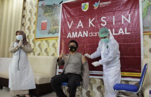 Jadi Bhayangkara pertama di Polres Kotamobagu yang di Vaksin, Kapolres ajak Masyarakat dukung program Pemerintah.