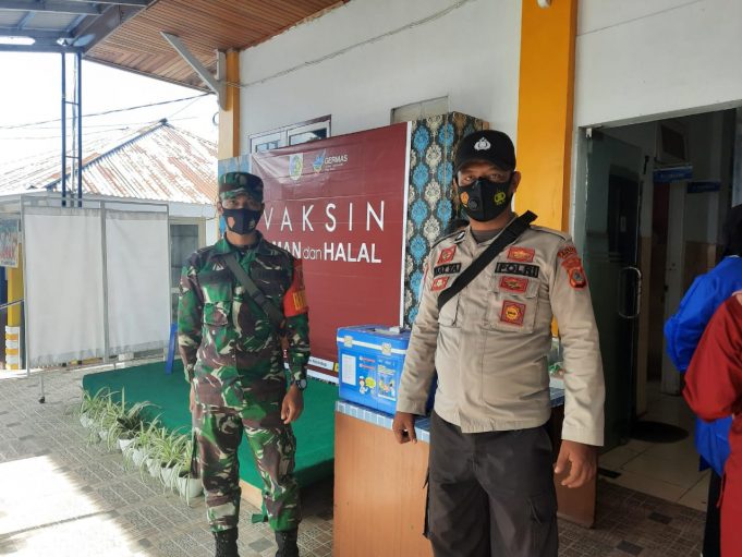 Bersama Kodim 1303 BM, Polres Kotamobagu amankan Vaksinasi Covid-19 hari ke-4 di Kotamobagu