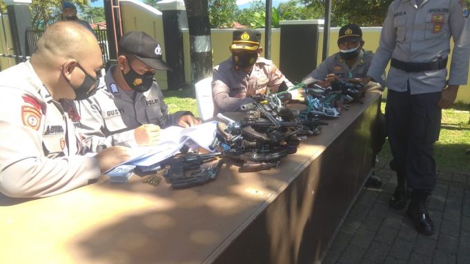 Polres Kotamobagu laksanakan pemeriksaan Senpi Dinas Personil
