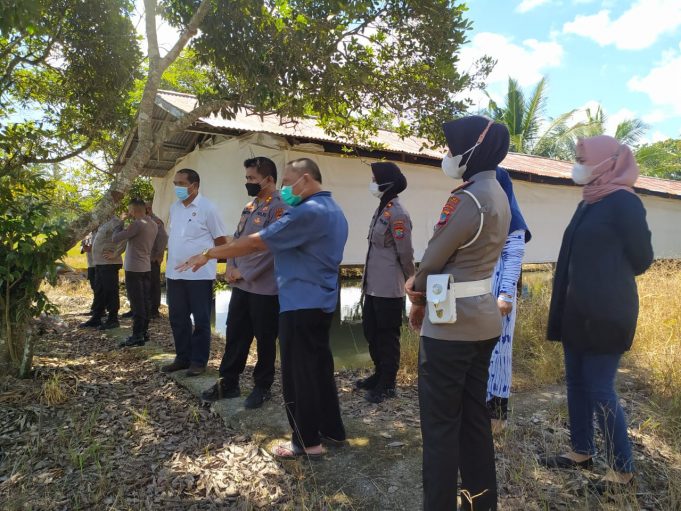 Penguatan ekonomi Masyarakat melalui kampung tangguh, Polres Kotamobagu tinjau kolam perikanan air tawar.