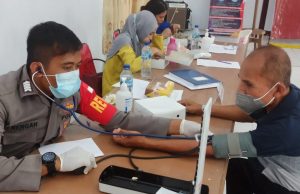 Sejumlah Purnawirawan dan Warakawuri terima Vaksin Covid-19 di Polres Kotamobagu