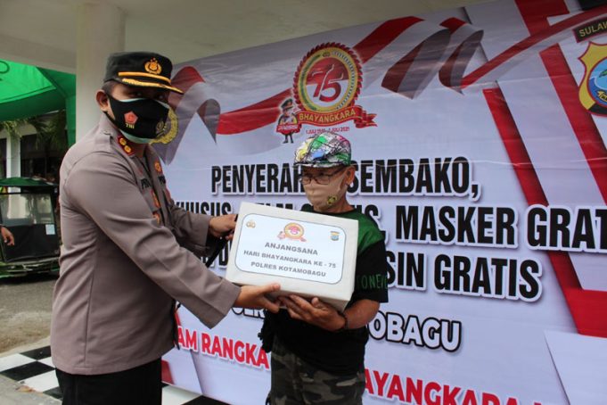 Jelang Hari Bhayangkara ke 75, Polres Kotamobagu gelar Baksos serentak