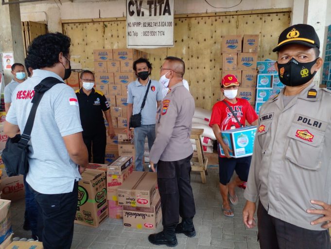 Hari pertama pelaksanaan Operasi Pekat Polres Kotamobagu, 100an paket Cap Tikus berhasil di amankan saat razia dipertokoan.