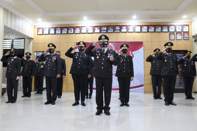 Kapolres Kotamobagu bersama pejabat utama ikuti upacara Virtual Hari Bhayangkara ke-75 dipimpin Presiden RI
