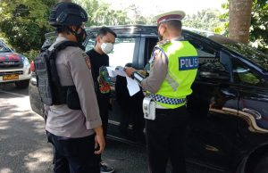 Cegah Mobilisasi Masyarakat saat pengucapan, Polres Kotamobagu lakukan penyekatan
