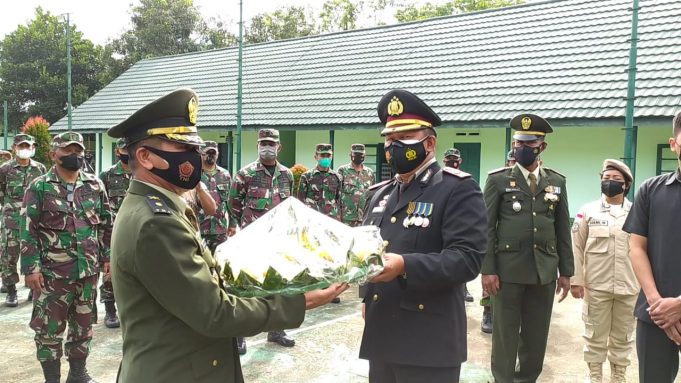 HUT TNI ke-76, personil Kodim 1303 BM mendapat surprise dari Polres Kotamobagu