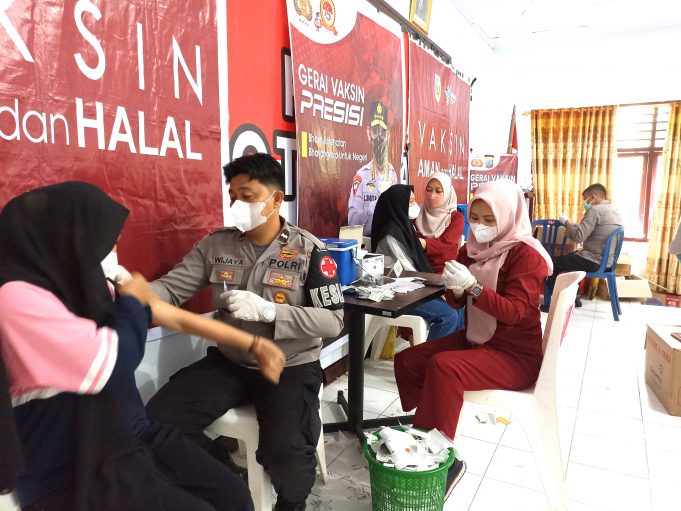 Jadi trend baru, jelang seminggu terakhir Gerai Vaksin Presisi Polres Kotamobagu setiap hari capai 1000 orang vaksinasi.