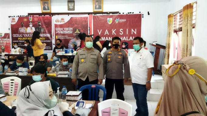Capai 1.000 lebih sehari, Gerai Vaksin Presisi Polres Kotamobagu dipantau langsung Kabid Dokkes serta Dir Intel Polda Sulut