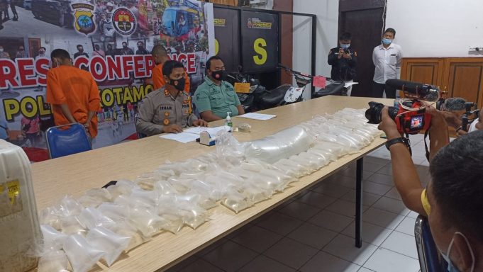 Ratusan Liter Cap Tikus dan Pelaku Curanmor berhasil diamankan Polres Kotamobagu