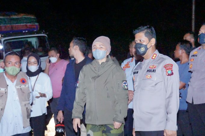 Kapolres Kotamobagu bersama Walikota tinjau langsung bencana alam tanah longsor di KM 7 Mongkonai