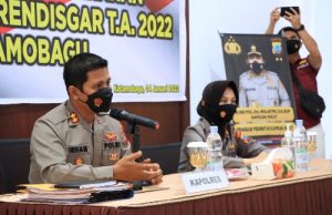 Sosialisasi DIPA T.A. 2022, Kapolres Kotamobagu tegaskan hati-hati dalam pengelolaan anggara & manfaatkan untuk operasional Kepolisian.