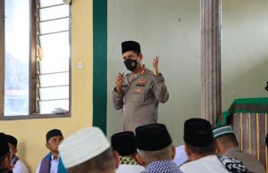Himbauan Kamtibmas di Tanoyan selatan selepas Jumatan, Kapolres ajak masyarakat ikhlas & menerima siapapun yang terpilih.