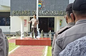 Sampai berjemur hingga lepas field cup, Kapolres fokus berikan arahan saat apel kesiapan PAM Pilsang.
