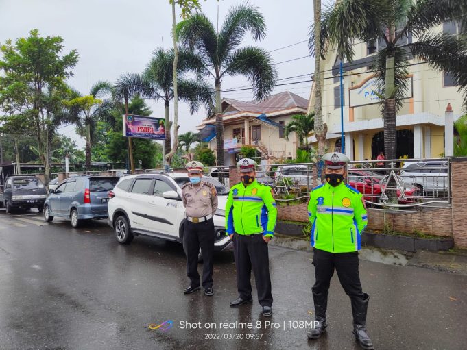 Jamin Keamanan Beribadah, Polres Kotamobagu dan Polsek Jajaran Lakukan Patroli dan Pengamanan Gereja