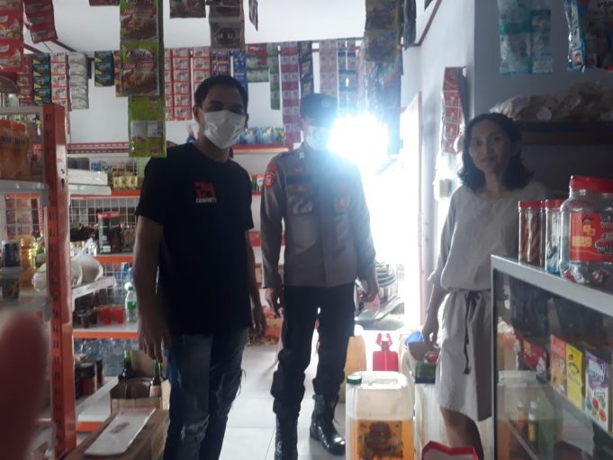 Pastikan Ketersediaan Minyak Goreng Aman, Polsek Kotamobagu Utara Cek sejumlah Kios dan Warung