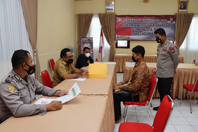 Masuki Tahap Rikmin, Penerimaan Polri Diperpanjang Hingga 16 April, Kapolres Motivasi Para Casis