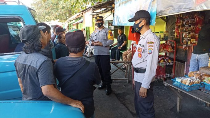 Cegah Aksi Kriminalitas Serta Premanisme, Kasi Humas Sambangi Terminal Serasi & Himbuan Di Pasar.