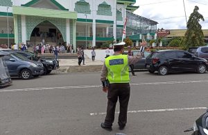 Pengamanan Sholat Jumat, Satuan Lantas Laksanakan Pengaturan Arus Lalin Disetiap Masjid Di Kotamobagu.