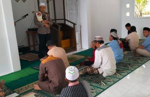 Jadi Khotib Jumat Di Masjid Al-Hadad Upai, Da’i Polri Ajak Masyarakat Turut Jaga Kamtibmas & Lengkapi Vaksinasi.