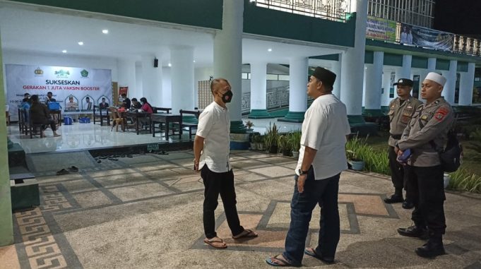 Wakapolres Kotamobagu Isi Waktu Luangnya Dengan Laksanakan Patroli & Check Personilnya Di Malam Hari.